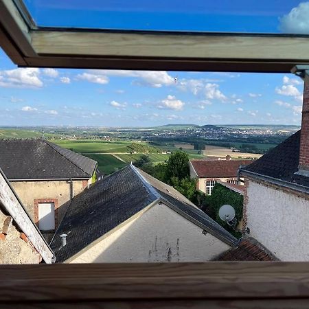 Villa Un Petit Coin Sous Les Toits Hautvillers Esterno foto